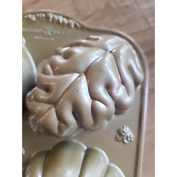 Nordic Ware Autumn Treats Cakelet Aluminum‎ Pan Gold 3 Cups Made In USA EC - Picture 5 of 6